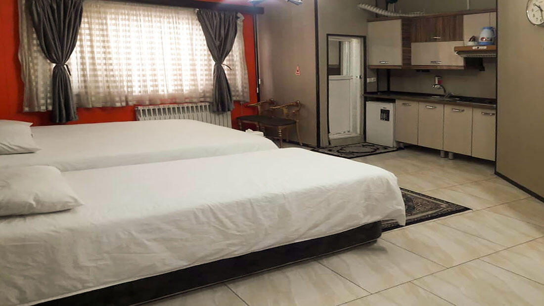 خانه مسافر هشت بهشت مشهد اتاق دوتخته تویی 